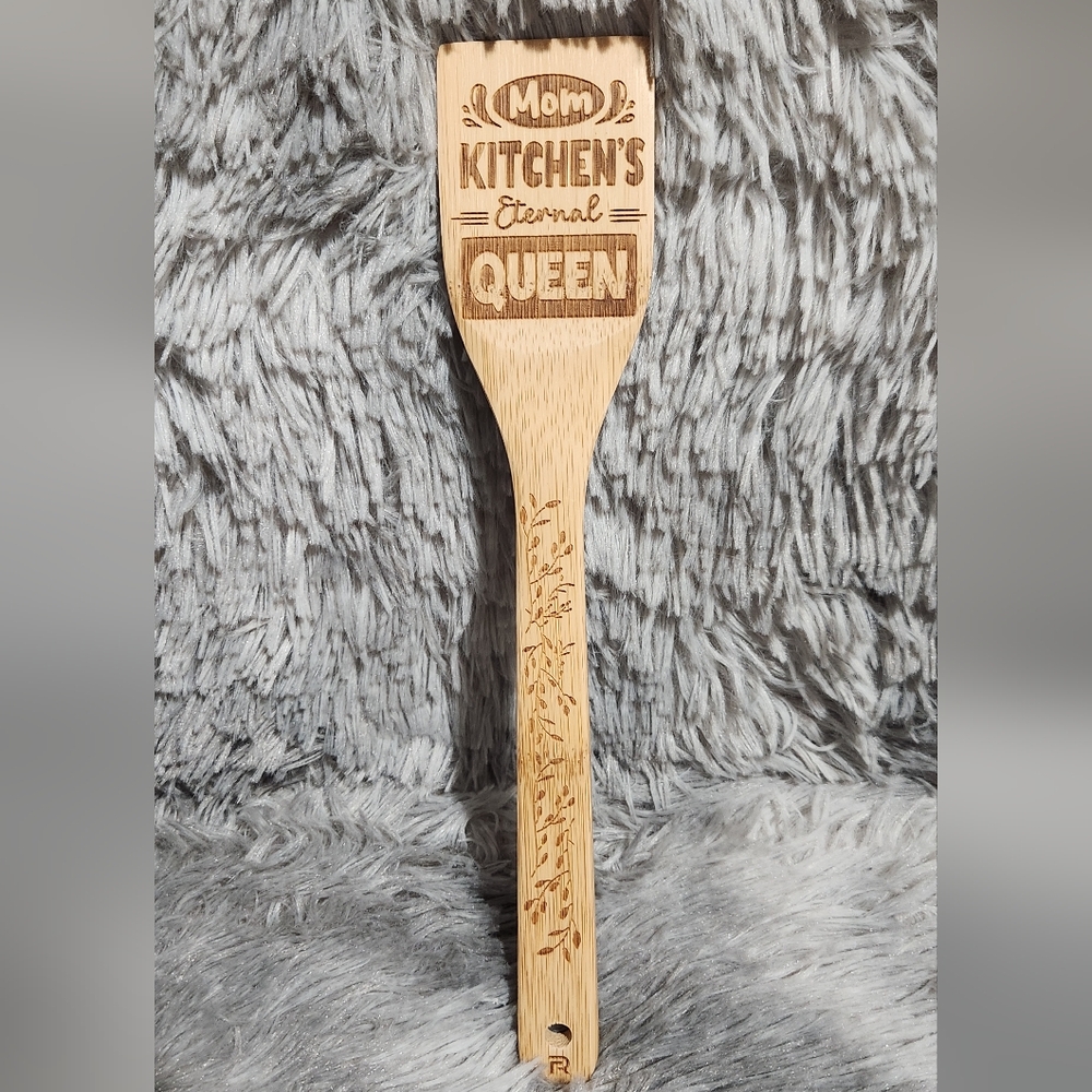 Engraved MOM Wooden Kitchen Spatula